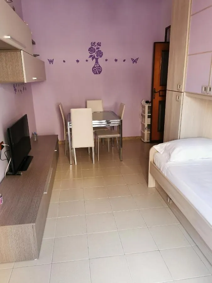 La Casa di Aurora Appartamento Napoli 0*,